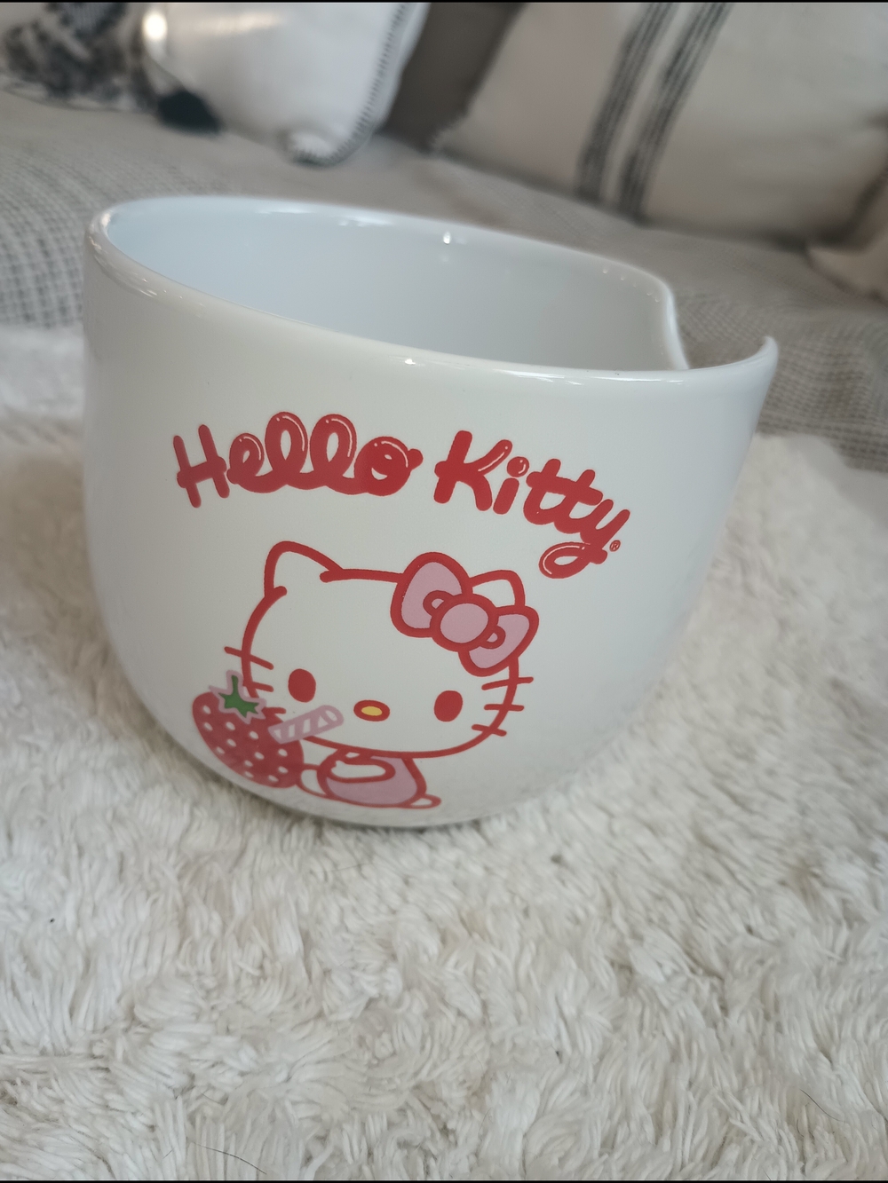 Sanrio Hello Kitty Straberry Ceramic Ramen Bowl 16 Oz. Soup Bowl